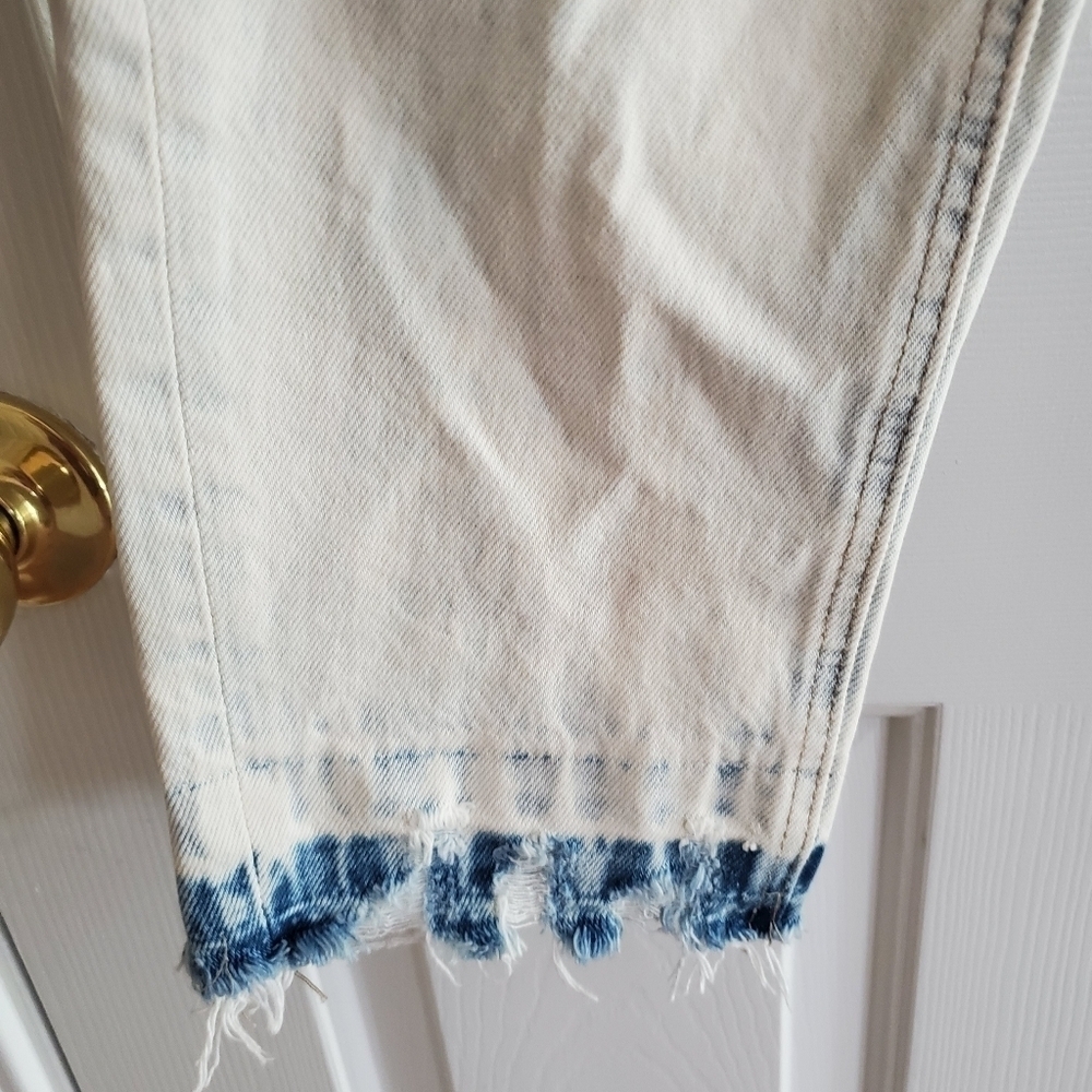 Vervet Light Wash Button Fly Raw Hem Distressed Jeans Size 27 - Picture 6 of 12